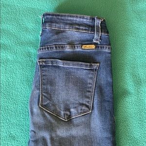 Kan Can Flare Jeans.